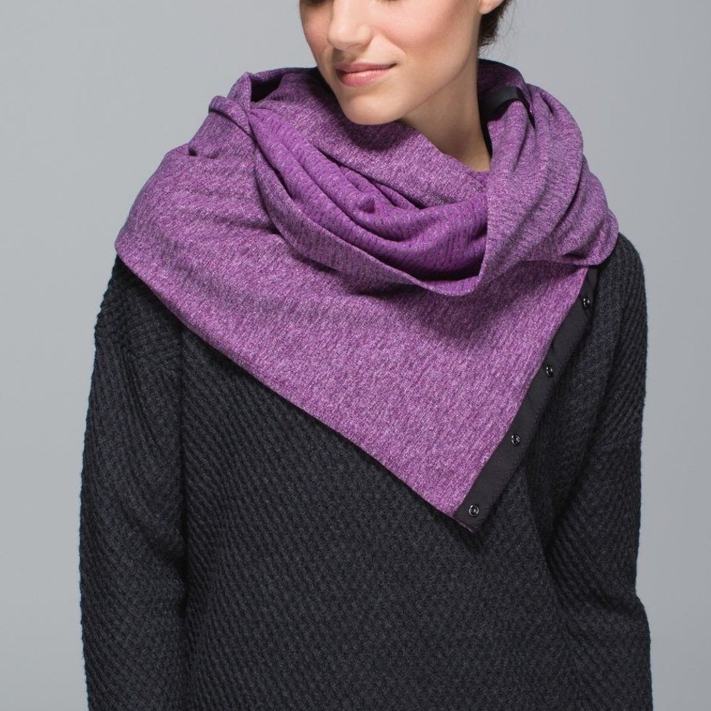 Lululemon Vinyasa Snap Button Convertible Customizable Infinity Scarf‎ Purple